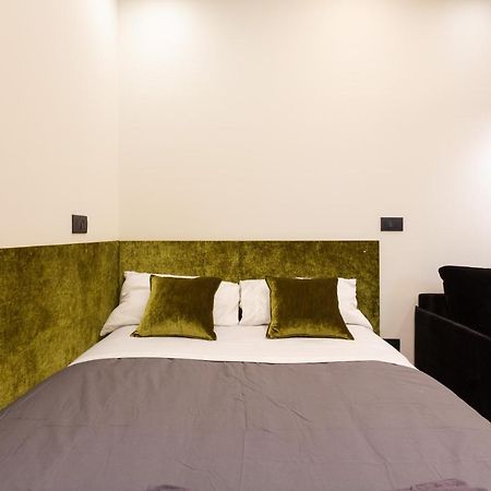 Pay60 -Crescenzago- Luxury Yellow House Milaan Buitenkant foto