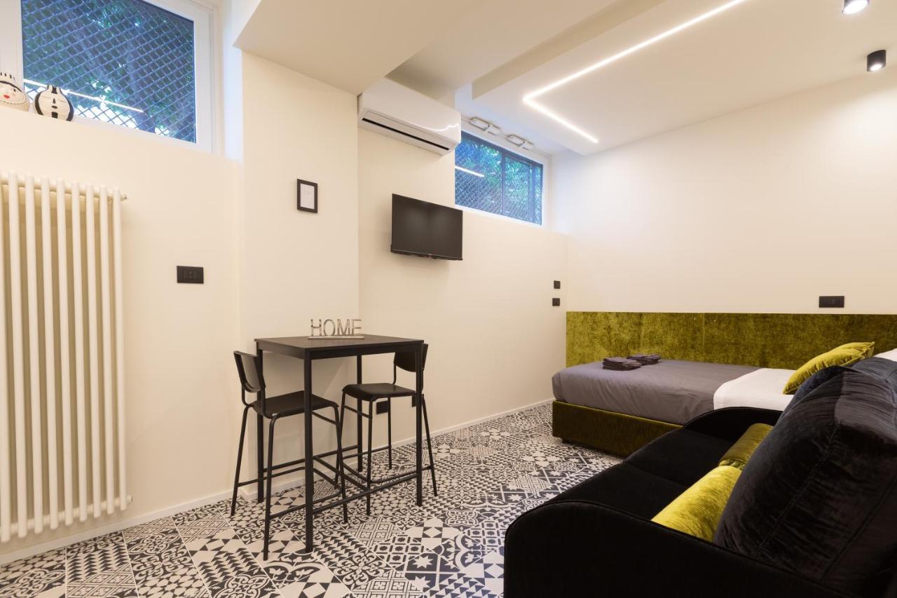Pay60 -Crescenzago- Luxury Yellow House Milaan Buitenkant foto