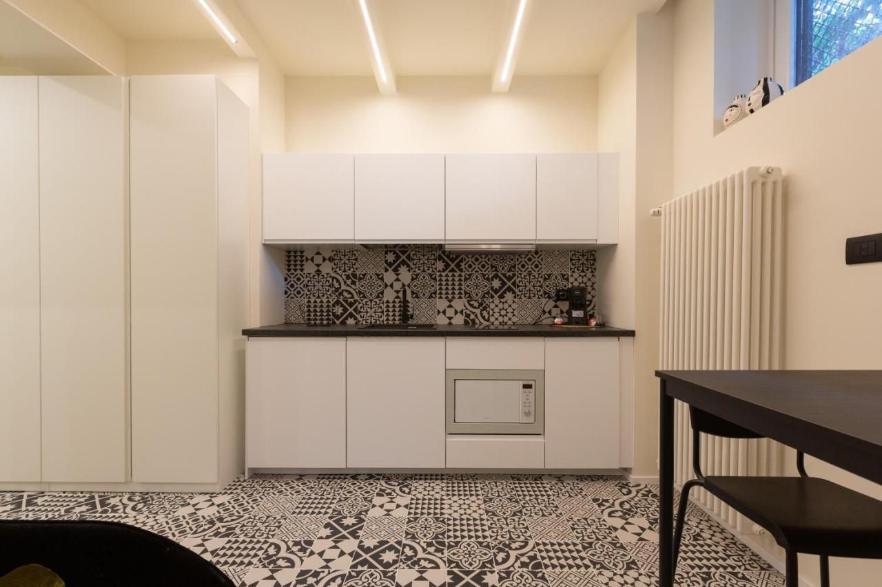 Pay60 -Crescenzago- Luxury Yellow House Milaan Buitenkant foto