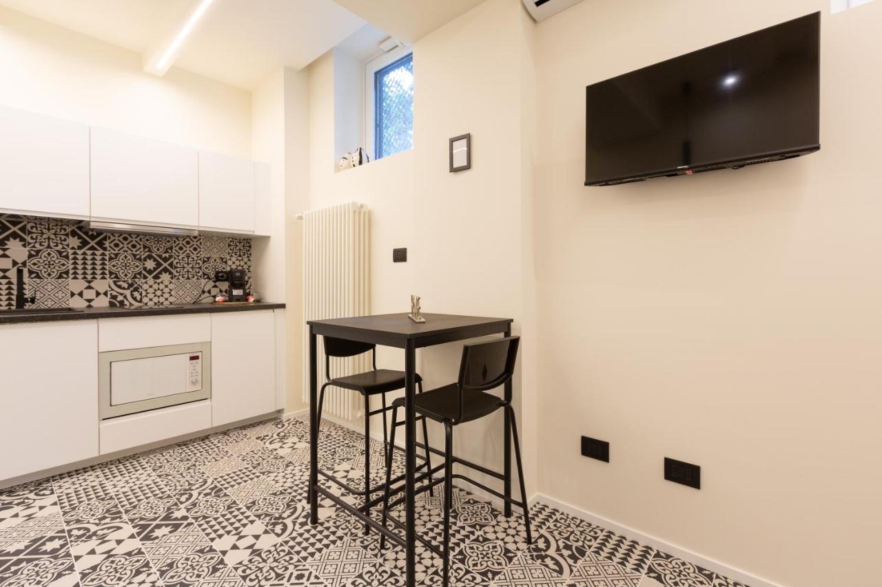 Pay60 -Crescenzago- Luxury Yellow House Milaan Buitenkant foto