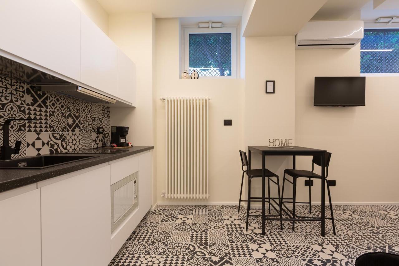 Pay60 -Crescenzago- Luxury Yellow House Milaan Buitenkant foto